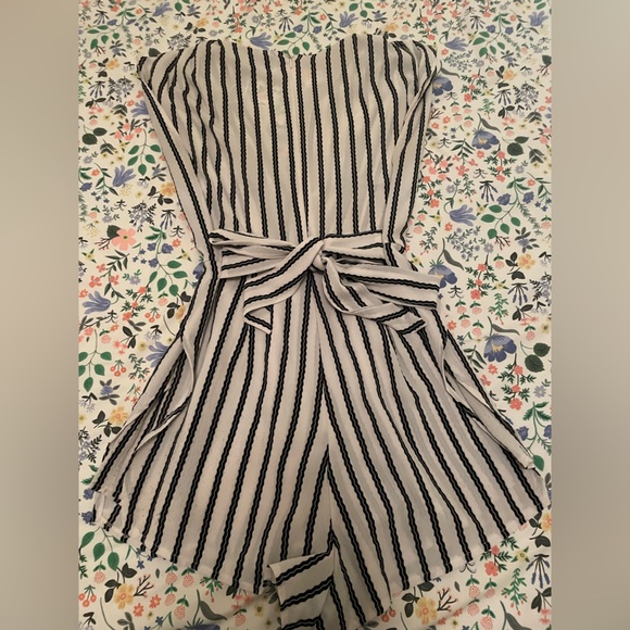 Black and white striped romper - Picture 2 of 4